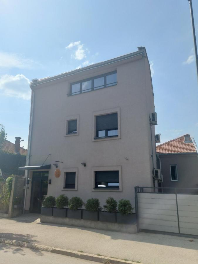Nana / Sobe & Apartmani Valjevo Bagian luar foto
